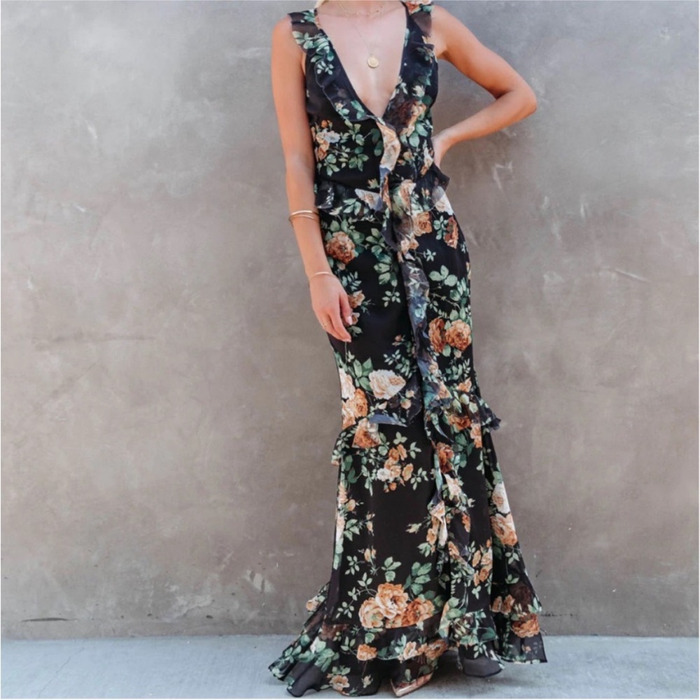 Floral Maxi Dress by Vici - Size Large - BEAUTIFUL